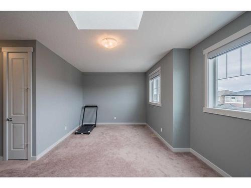 568 Evansborough Way Nw, Calgary, AB - Indoor Photo Showing Other Room