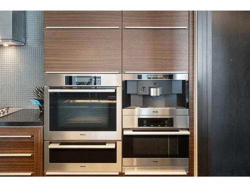 1806-108 9 Avenue Sw, Calgary, AB - Indoor Photo Showing Kitchen