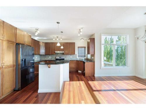 368 Evanspark Circle Nw, Calgary, AB - Indoor Photo Showing Kitchen