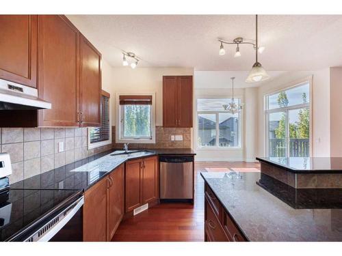 368 Evanspark Circle Nw, Calgary, AB - Indoor Photo Showing Kitchen