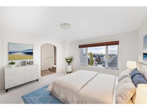 368 Evanspark Circle Nw, Calgary, AB - Indoor Photo Showing Bedroom