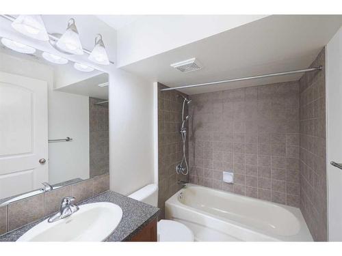 368 Evanspark Circle Nw, Calgary, AB - Indoor Photo Showing Bathroom