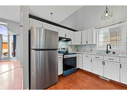 6567 Martingrove Drive Ne, Calgary, AB - Indoor Photo Showing Kitchen With Stainless Steel Kitchen