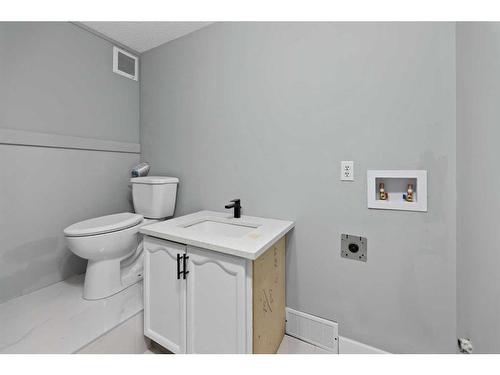 6567 Martingrove Drive Ne, Calgary, AB - Indoor Photo Showing Bathroom