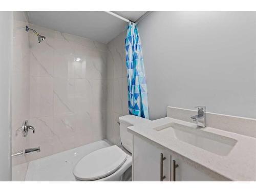 6567 Martingrove Drive Ne, Calgary, AB - Indoor Photo Showing Bathroom