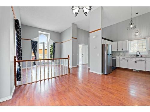 6567 Martingrove Drive Ne, Calgary, AB - Indoor Photo Showing Kitchen