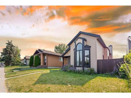 6567 Martingrove Drive Ne, Calgary, AB - Outdoor