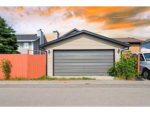 6567 Martingrove Drive Ne, Calgary, AB - Outdoor