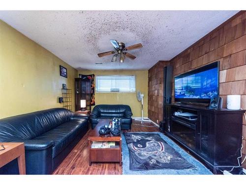 215 Rundlecairn Road Ne, Calgary, AB - Indoor Photo Showing Other Room