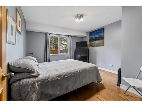33 Sunhaven Close Se, Calgary, AB - Indoor Photo Showing Bedroom
