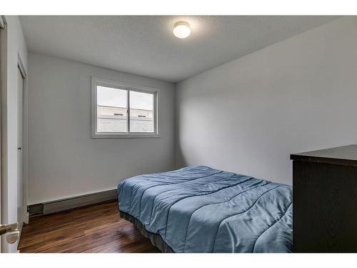 305-2503 17 Street Sw, Calgary, AB - Indoor Photo Showing Bedroom