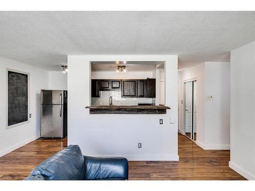 305-2503 17 Street Sw, Calgary, AB - Indoor