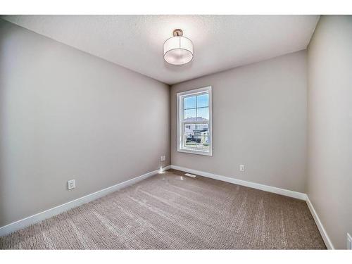 544 Walgrove Boulevard Se, Calgary, AB - Indoor Photo Showing Other Room