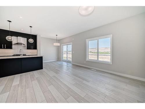 544 Walgrove Boulevard Se, Calgary, AB - Indoor Photo Showing Kitchen