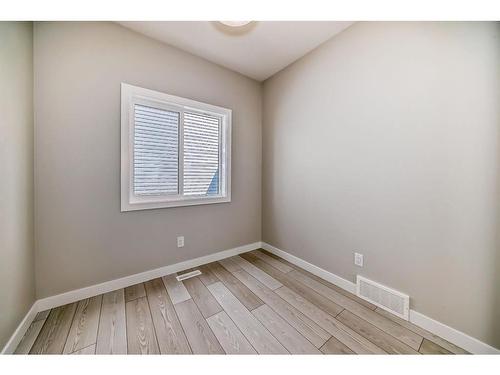 544 Walgrove Boulevard Se, Calgary, AB - Indoor Photo Showing Other Room