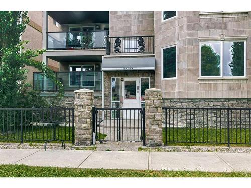 21-209 17 Avenue Ne, Calgary, AB - Outdoor With Balcony