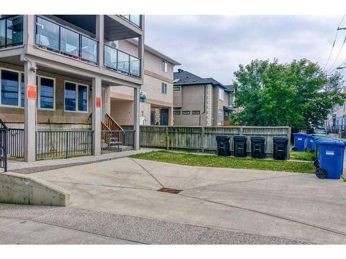 21-209 17 Avenue Ne, Calgary, AB - Outdoor With Balcony