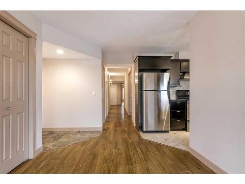 21-209 17 Avenue Ne, Calgary, AB - Indoor