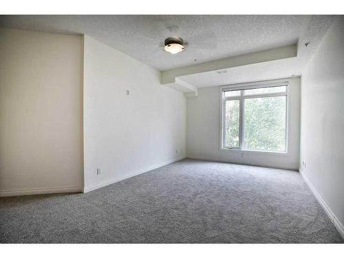 1308-24 Hemlock Crescent Sw, Calgary, AB - Indoor Photo Showing Other Room