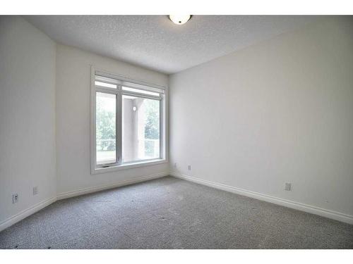 1308-24 Hemlock Crescent Sw, Calgary, AB - Indoor Photo Showing Other Room