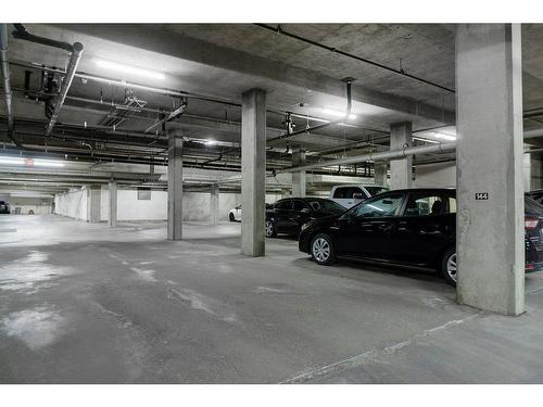 1308-24 Hemlock Crescent Sw, Calgary, AB - Indoor Photo Showing Garage