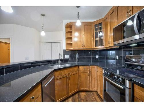 1308-24 Hemlock Crescent Sw, Calgary, AB - Indoor Photo Showing Kitchen With Double Sink