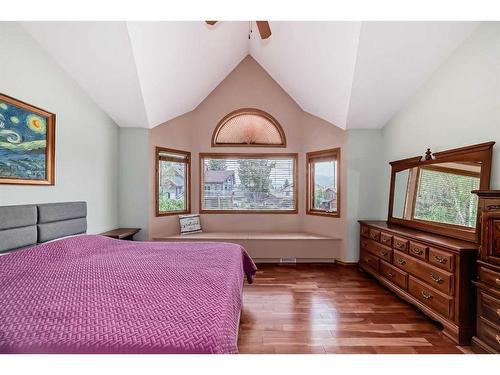 308 Canyon Close, Canmore, AB - Indoor Photo Showing Bedroom