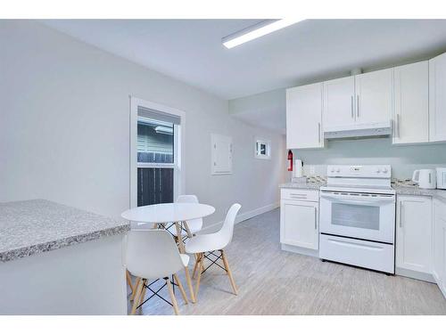 829 3 Avenue West, Drumheller, AB - Indoor Photo Showing Kitchen