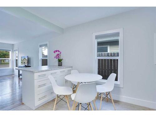 829 3 Avenue West, Drumheller, AB - Indoor Photo Showing Dining Room