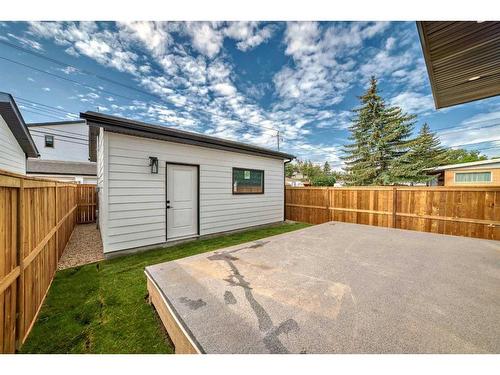 176 Lissington Drive Sw, Calgary, AB - Outdoor With Exterior