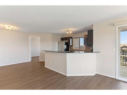 2401-60 Panatella Street Nw, Calgary, AB - Indoor Photo Showing Kitchen