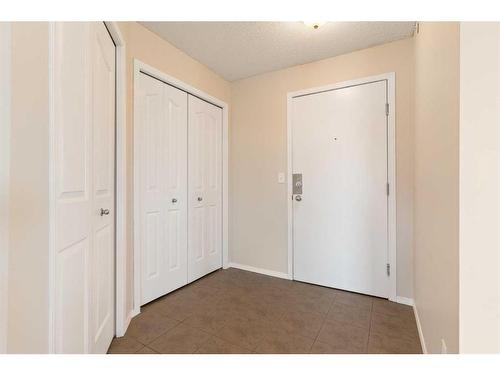 2401-60 Panatella Street Nw, Calgary, AB - Indoor Photo Showing Other Room