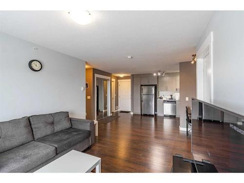 5404-302 Skyview Ranch Drive, Calgary, AB - Indoor Photo Showing Living Room