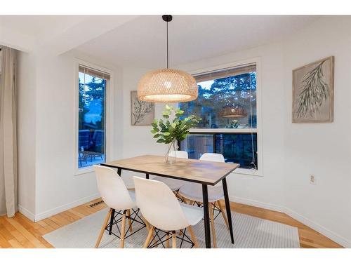 73 Stratford Place Sw, Calgary, AB - Indoor Photo Showing Dining Room