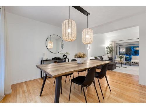 73 Stratford Place Sw, Calgary, AB - Indoor Photo Showing Dining Room