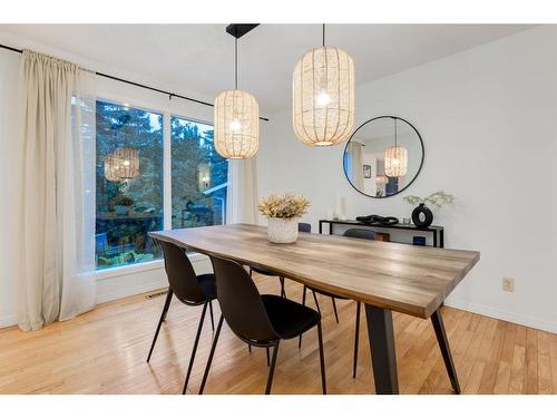 73 Stratford Place Sw, Calgary, AB - Indoor Photo Showing Dining Room