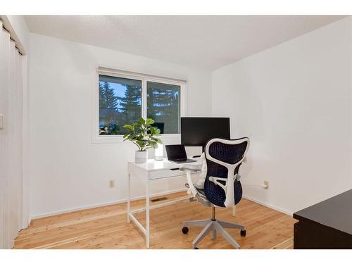 73 Stratford Place Sw, Calgary, AB - Indoor Photo Showing Office