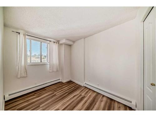 512-110 2 Avenue Se, Calgary, AB - Indoor Photo Showing Other Room