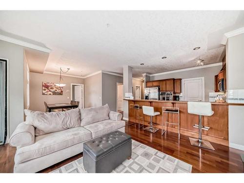 214-59 22 Avenue Sw, Calgary, AB - Indoor Photo Showing Living Room