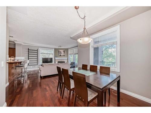 214-59 22 Avenue Sw, Calgary, AB - Indoor Photo Showing Dining Room