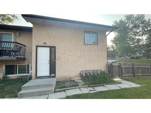 4-204 Pinehill Road Ne, Calgary, AB - Outdoor With Balcony