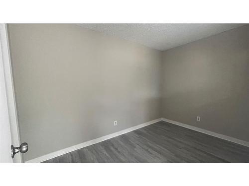 4-204 Pinehill Road Ne, Calgary, AB - Indoor Photo Showing Other Room