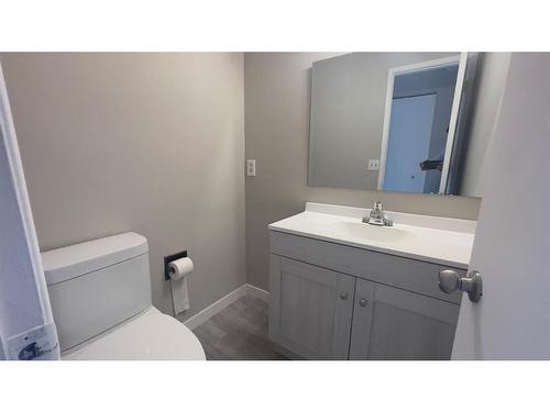 4-204 Pinehill Road Ne, Calgary, AB - Indoor Photo Showing Bathroom