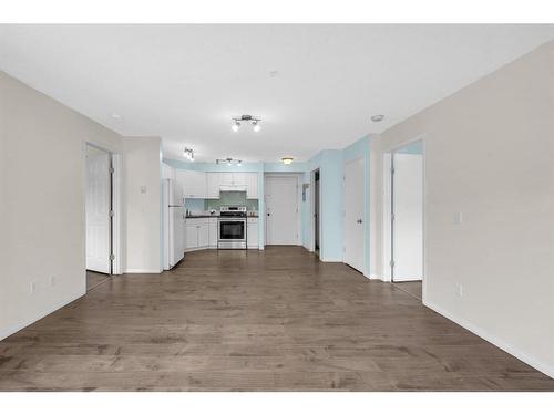 213-2000 Applevillage Court Se, Calgary, AB - Indoor