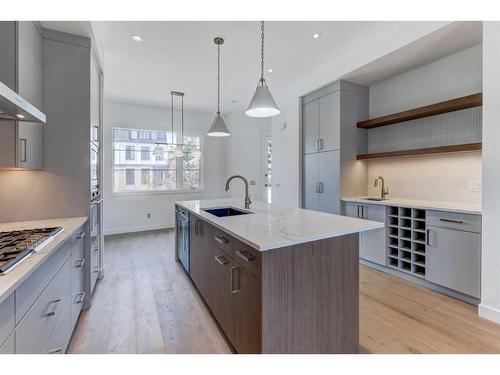 912 32 Street Nw, Calgary, AB - Indoor Photo Showing Kitchen With Upgraded Kitchen