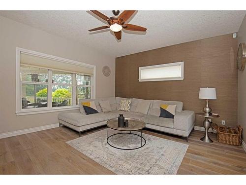 29 Ranch Road, Okotoks, AB - Indoor Photo Showing Living Room