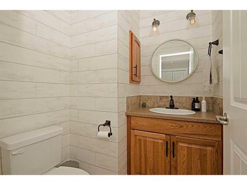 29 Ranch Road, Okotoks, AB - Indoor Photo Showing Bathroom