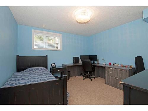 29 Ranch Road, Okotoks, AB - Indoor Photo Showing Bedroom