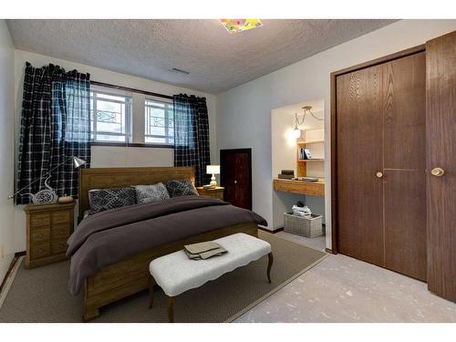 3320 Temple Way Ne, Calgary, AB - Indoor Photo Showing Bedroom