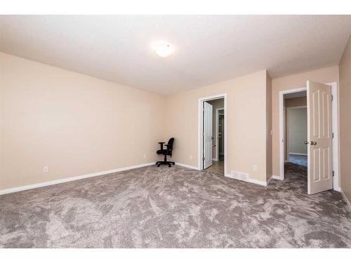 7 Saddlecrest Terrace Ne, Calgary, AB - Indoor Photo Showing Other Room